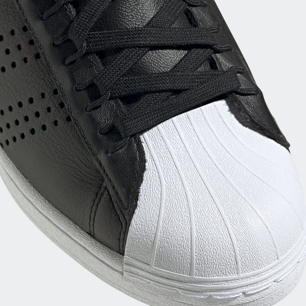 SUPERSTAR