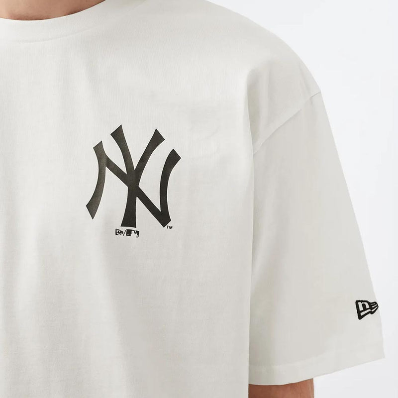 New Era New York Yankees logo off white oversized t-shirt