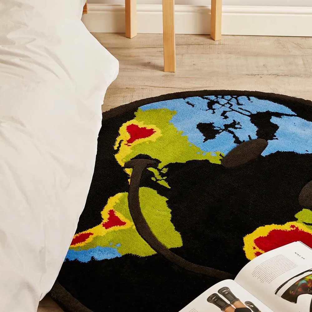 Smiley Rug Western Hemisphere 4FT